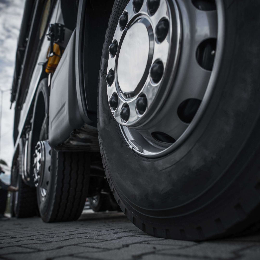 immagine gommista per camion